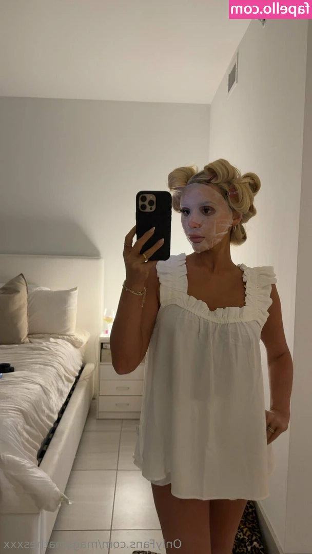 magsmathesxxx [ magsmathesxxx-9 ] - Locktober Day 24  For halloween this year i decided to dress up as a