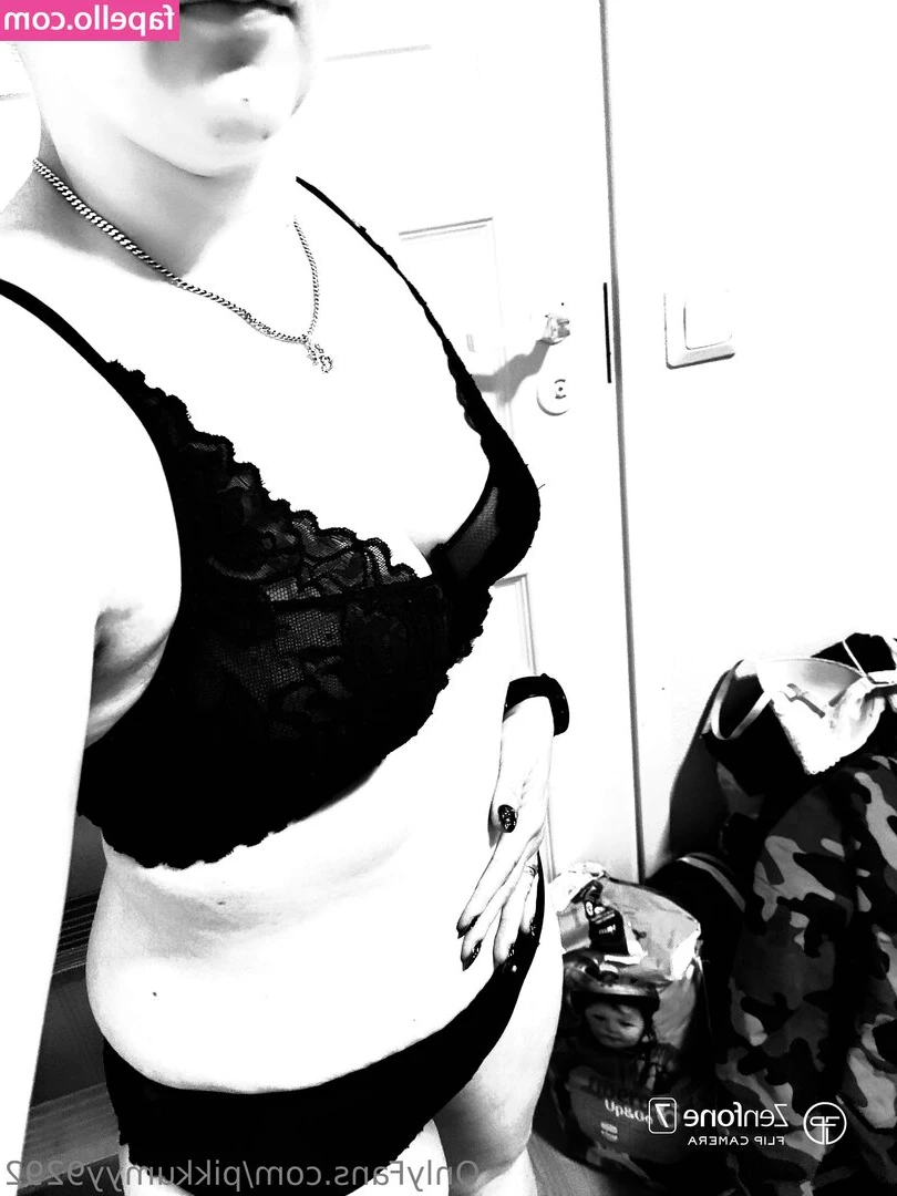 pikkumyy9292 - onlyshyanefaithlaas killed this Roger rabbit body paint session   for