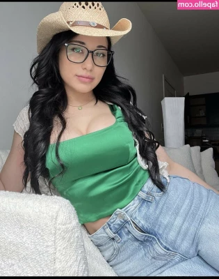 f1elly - Can you see something out     Nipples  Delish  Suckingtits
