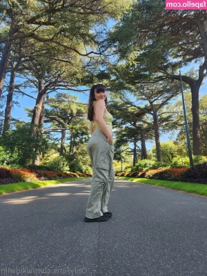 willowlin [ willowlin-4 ] - What is Molly doing        yummy_molly  She will drive me crazy  I