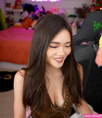 itskatchii [ itskatchii-15 ] - back to the club this weekend ;) who wants a sexy personal strip