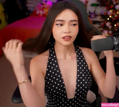 itskatchii [ itskatchii-15 ] - You guys like my robe?   I will send out the new video to everyone