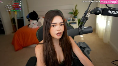 itskatchii [ itskatchii-15 ] - Time to spoil you all with another sexy selfie.. <3 ;)  Speaking