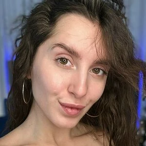 Ariana_Petite