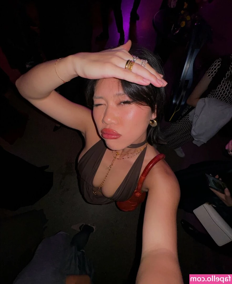 Lizzie Cao [ lizzie-cao ] - Come lick this clean for me... it's been a minute since I've had a
