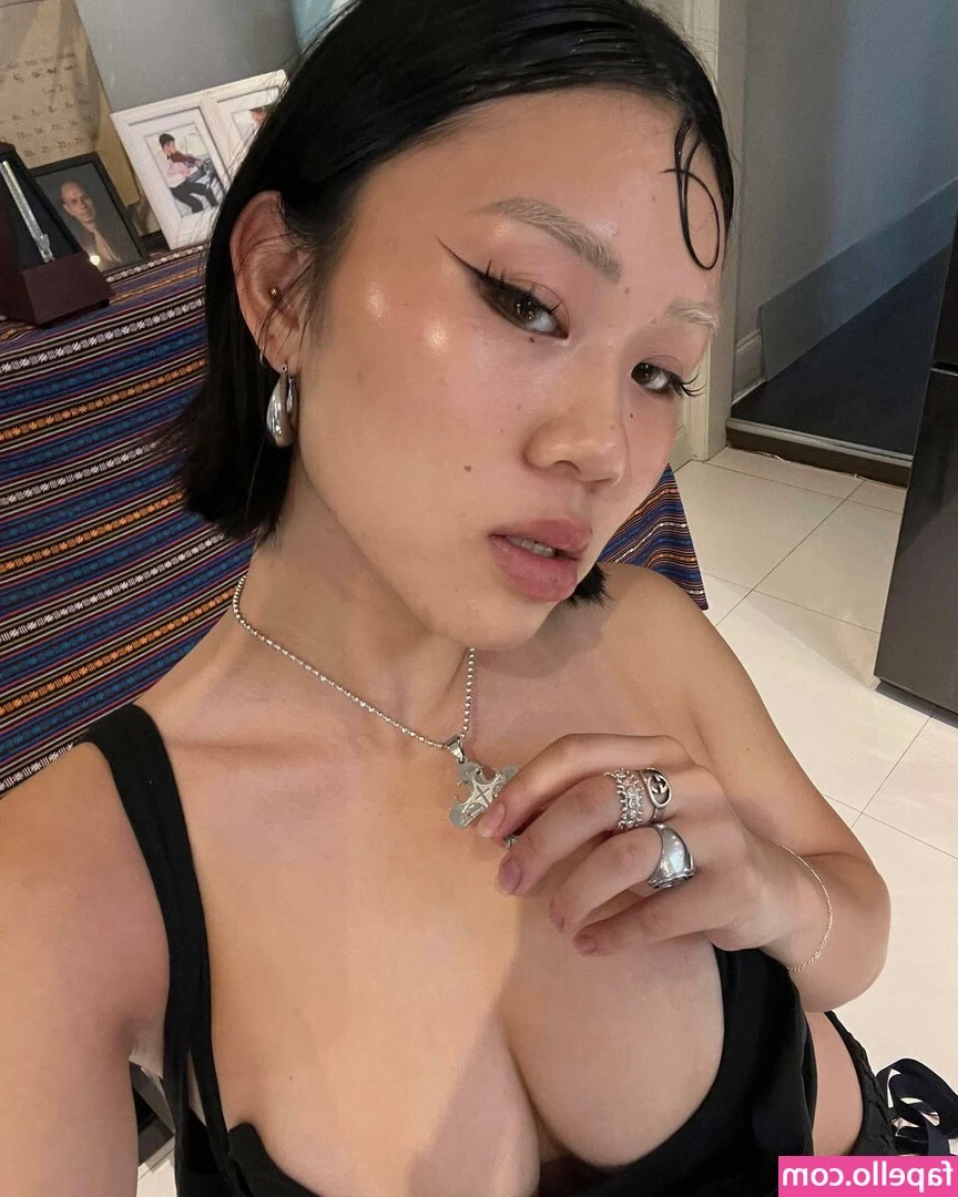 Lizzie Cao [ lizzie-cao ] - Spread open for you