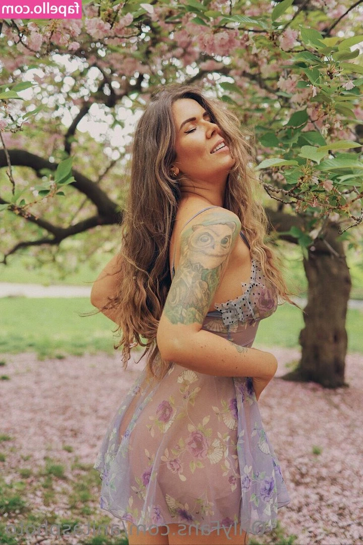 Anita Sadowska [ anita-sadowska ] - i need some dick😇