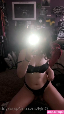 spookybb - I love these leggings ooooof  Now who wants to see them off of me