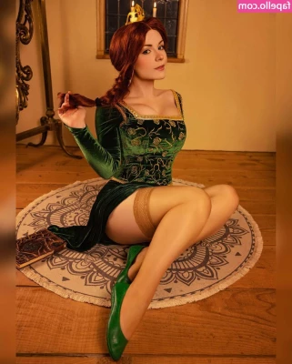 Irina Meyer [ irina-meyer ] - Getting some throating practice in