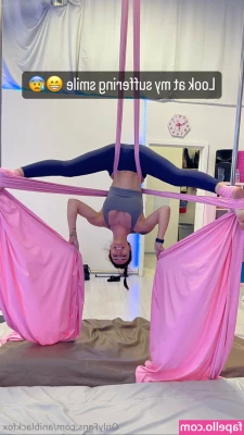aniblackfox - Getting bigger for FULL FRONTAL Sunday 😈😏🍆🍆🍆