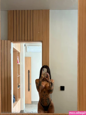 glitterkiitty - Hump Day 🐫 Swipe to see Daddy stuff both of my holes