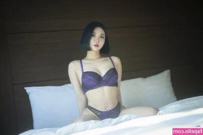 girlcrushfancam [ bomi ] - who wants to cuddle?