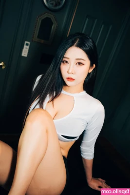 girlcrushfancam [ bomi ] - Aaawww did you think that I’d finally slide your dick between my part 1