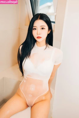 girlcrushfancam [ bomi ] - I try to keep my personal life off of here as much as possible  but I