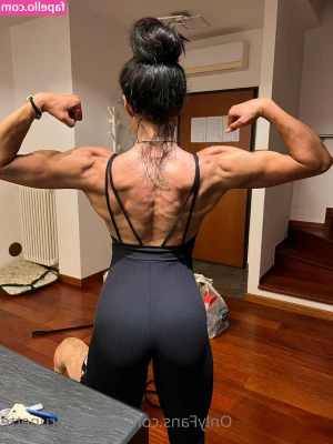 strong_brunette [ strong-brunette ] - Cum see me on Fambase tonight   9 30pm CST https joinfambase com