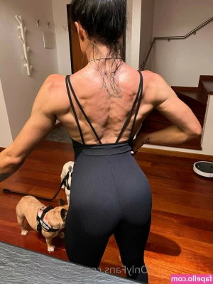 strong_brunette [ strong-brunette ] - Love my cheat days😍🥐🥞🍒 An important reminder is: BALANCE