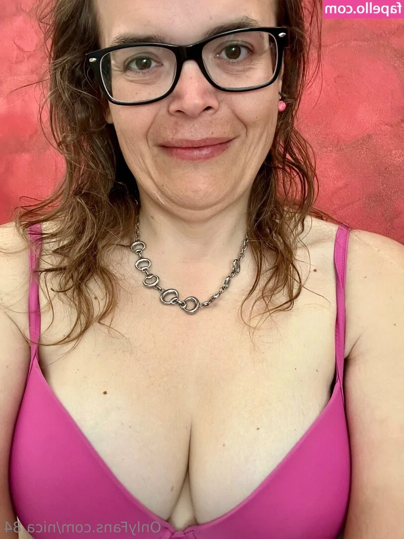 giusy.84 [ giusy-84 ] - Been cleaning all day and now my feet are so tired