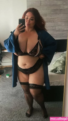 vanesa_ukr_free [ vanesa-ukr-free ] - Getting ready for bed  feeling naughty