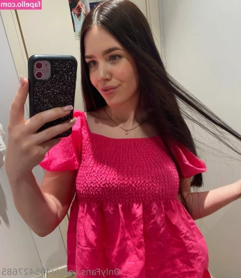 pearl_emily [ pearl-emily ] - sucking n nibbling on my nipples til they’re hard