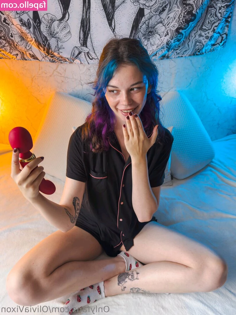 oliviavixon - Soapy shower get off to booby joi (2 videos)Let me help you get hard