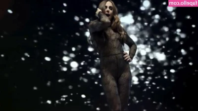 Melanie C [ melanie-c ] - I love being naked  I m a free spirit