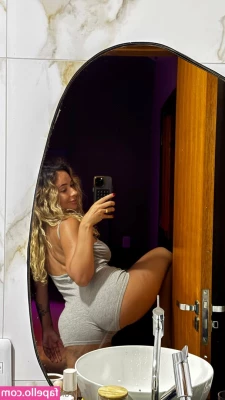luiizaaa [ luiizaaa-2 ] - I cook  I clean and I can take care of all your deepest desires