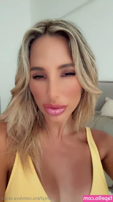 eva.sky.ts [ eva-sky-ts ] - Hurry down the chimney tonight