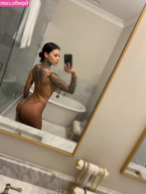 Zahrainchains - Vi ha eccitato vedermi il culo tutto sfondato?😈  seeing my nice