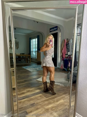 courtneyanntt [ courtneyanntt-2 ] - How do you like my outfit today?😘♥️