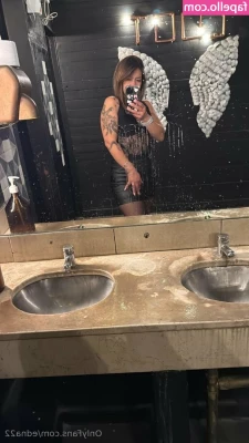 edna22 - Who wants a grab 😏😍😛