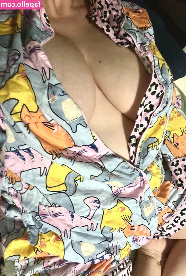 lilybustyxxxx - Grab my legs and spread them wide. I will do whatever you say to me.