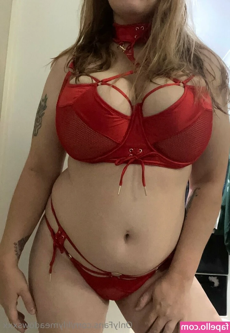 lilybustyxxxx - Let me taste you?