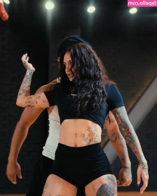 Kehlani - Hast du grade mehr oder weniger an als ich? 😉🥵  Are you wearing