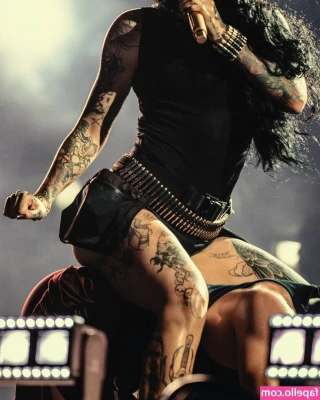 Kehlani - mind if I uhhhm...sit down? 😚💕 just to show you how nice this