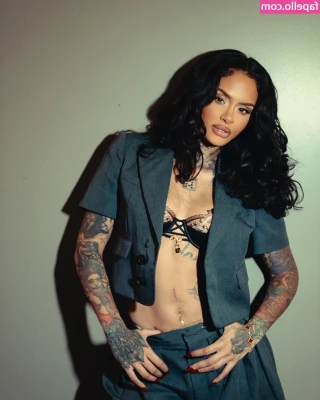 Kehlani - My pussy and nipples need your tongue...