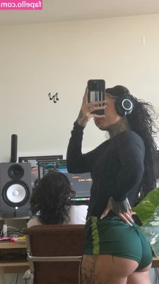 Kehlani - I love looking down first thing in the morning and watching myself