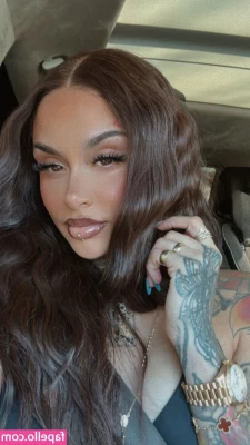 Kehlani - Una colegiala muy sexy