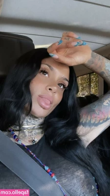 Kehlani - a little something for the foot fans 😈