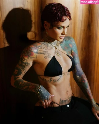 Kehlani - see what your kitty maid gets up to when you’re not around!