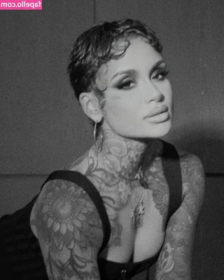 Kehlani - my big tits just wanna jump out mmm😍🍊🍊. do you wanna get my