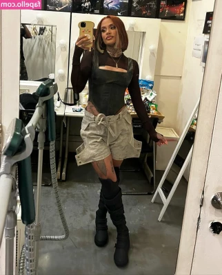 Kehlani - About to clean this bathroom xx
