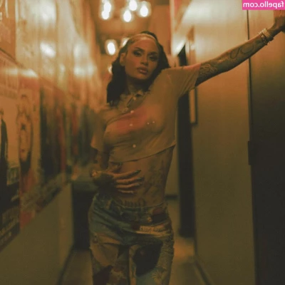 Kehlani - Cum grab a feel of my Hard Muscle Ass hell  go on and bury your face