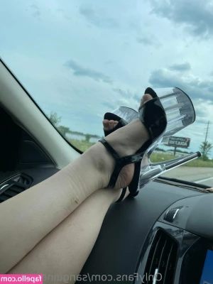 eviechristian - Me and kitty again  And pussy  Kitty  Pussy and I and just spending