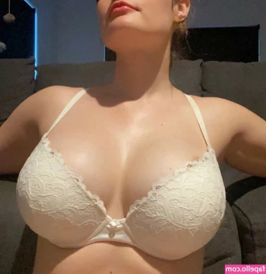 missbaileyxx - Did you get surprised when I spread my legs out? :3