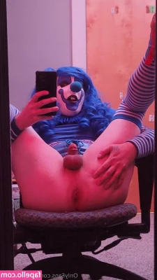 toony_clown [ toony-clown ] - Here's a new shot just for you!