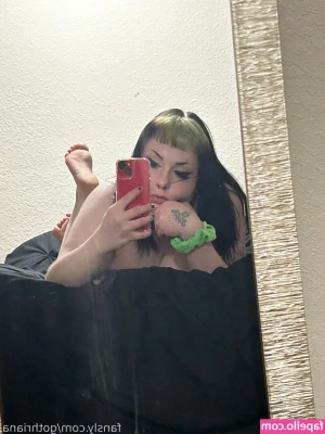 gothriana - hey here’s a lazy vid of my ass I just made after realizing “holy
