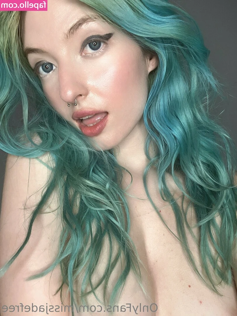 missjadefree - Put your cock right here ⬆️🖕🏾