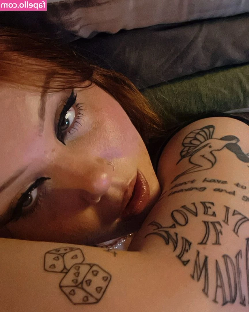 Taylor Hutchings [ taylor-hutchings ] - Hi daddy  You can also see my tits or my big ass  Talk to me and tell