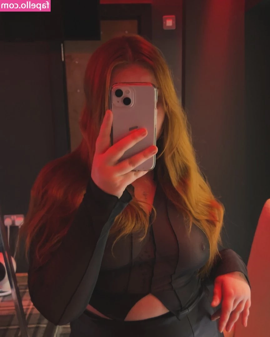 Taylor Hutchings [ taylor-hutchings ] - u wanna see my big hard cock