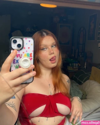 Taylor Hutchings [ taylor-hutchings ] - Want to watch  big_finance ride the  prettiest uncut cock  he s ever